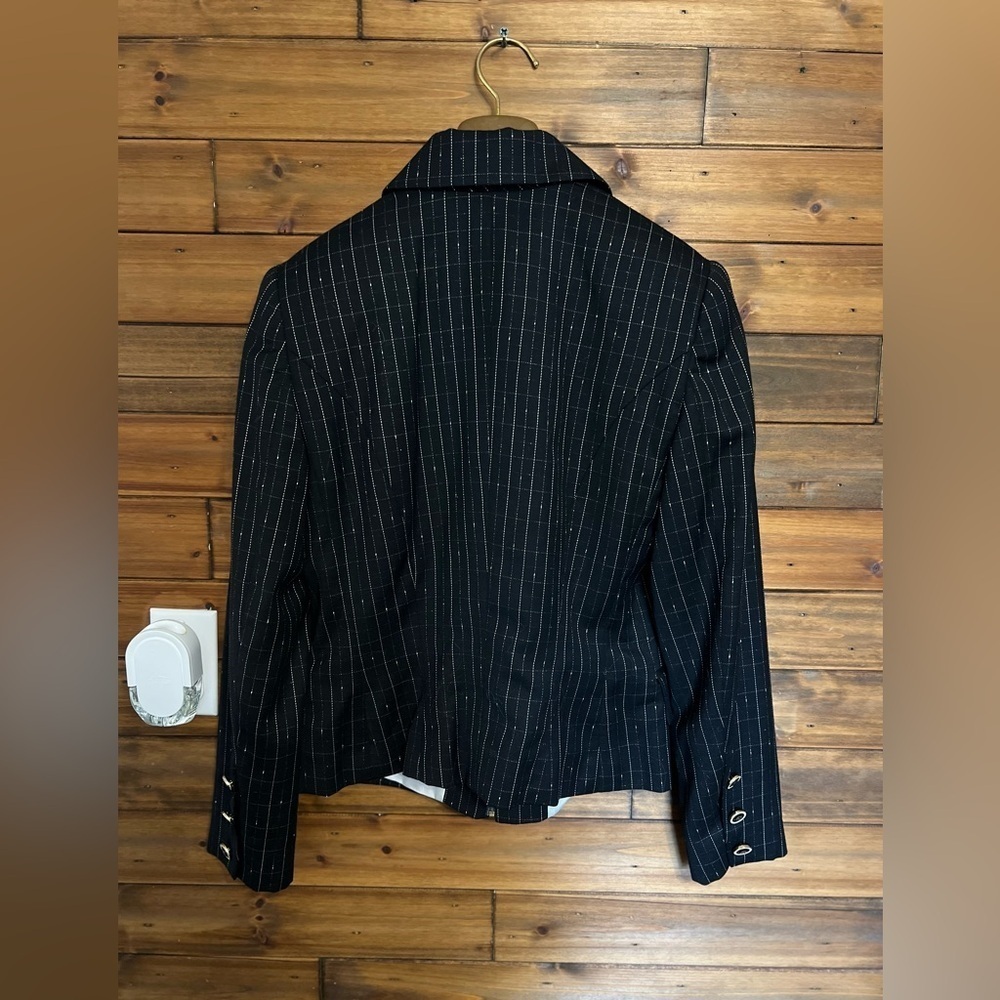 St.John sport by Marie Gray woman’s zip up suit jacket size 8 EUC - Picture 11 of 11
